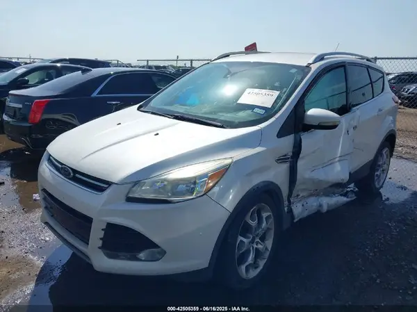 1FMCU0JX0GUB07111 2016 FORD ESCAPE - Image 2