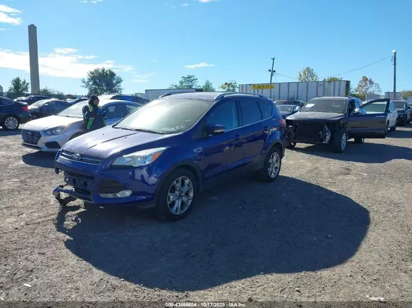1FMCU0JX1GUB70640 2016 FORD ESCAPE - Image 2