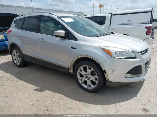 1FMCU0JX5GUB46969 2016 FORD ESCAPE - Image 1