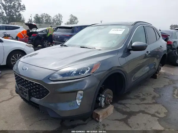 1FMCU0KZ3NUA26035 2022 FORD ESCAPE - Image 2