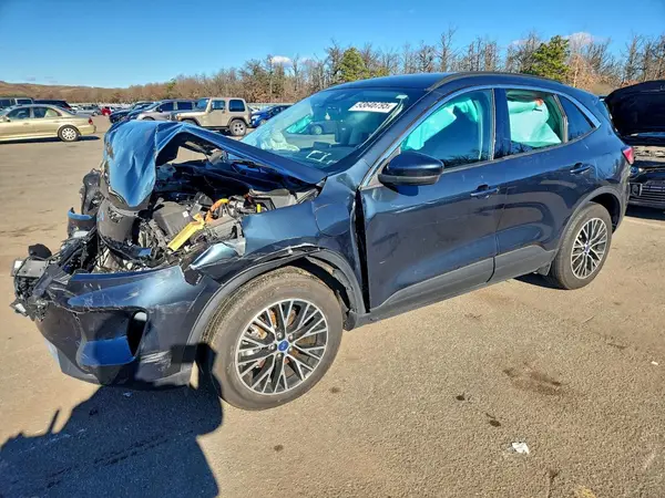 1FMCU0KZ7NUB94812 2022 FORD ESCAPE - Image 1