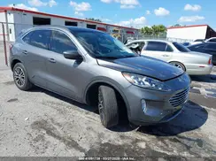 1FMCU0LZXNUB94916 2022 FORD ESCAPE