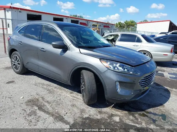 1FMCU0LZXNUB94916 2022 FORD ESCAPE - Image 1