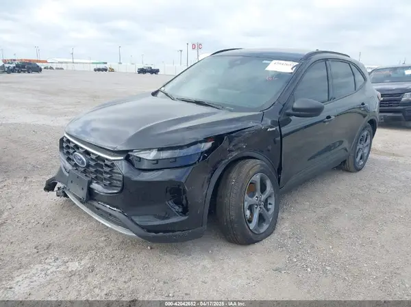 1FMCU0MN0SUA68135 2025 FORD ESCAPE - Image 2