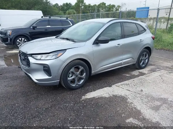 1FMCU0MN1PUA43977 2023 FORD ESCAPE - Image 2