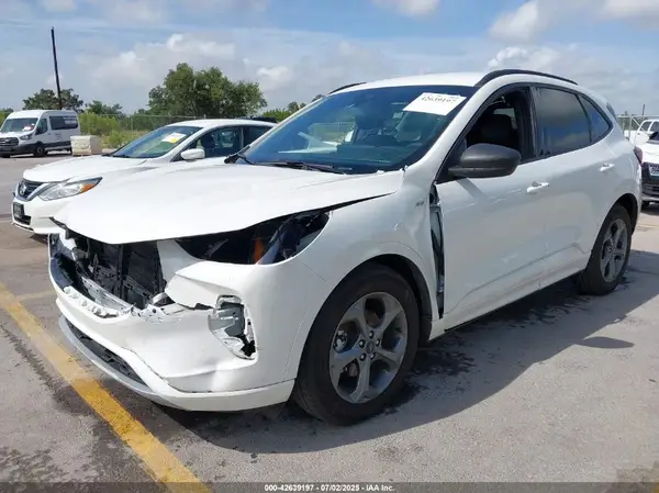 1FMCU0MN1PUB10058 2023 FORD ESCAPE - Image 2