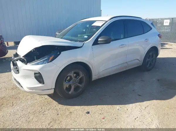 1FMCU0MN1PUB12117 2023 FORD ESCAPE - Image 2