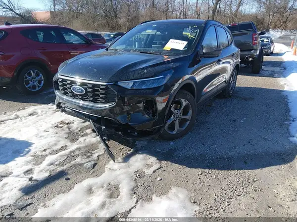 1FMCU0MN1SUA62750 2025 FORD ESCAPE - Image 2