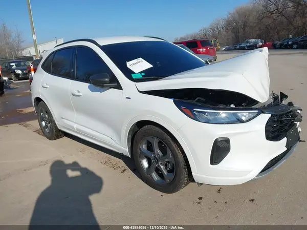 1FMCU0MN2PUA62067 2023 FORD ESCAPE - Image 1
