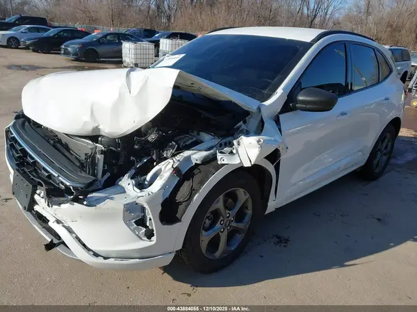 1FMCU0MN2PUA62067 2023 FORD ESCAPE - Image 2