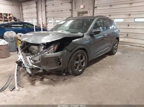1FMCU0MN2PUA90922 2023 FORD ESCAPE - Image 2