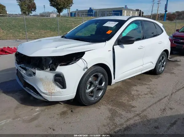 1FMCU0MN2PUA91133 2023 FORD ESCAPE - Image 2