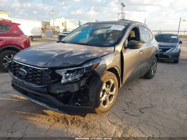 1FMCU0MN2SUA56813 2025 FORD ESCAPE - Image 2