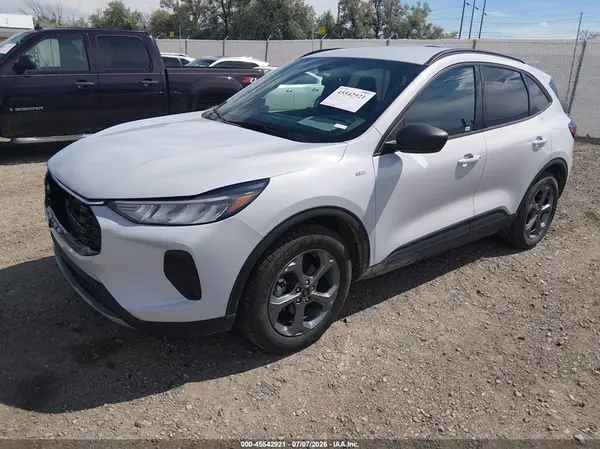 1FMCU0MN3SUA10617 2025 FORD ESCAPE - Image 2