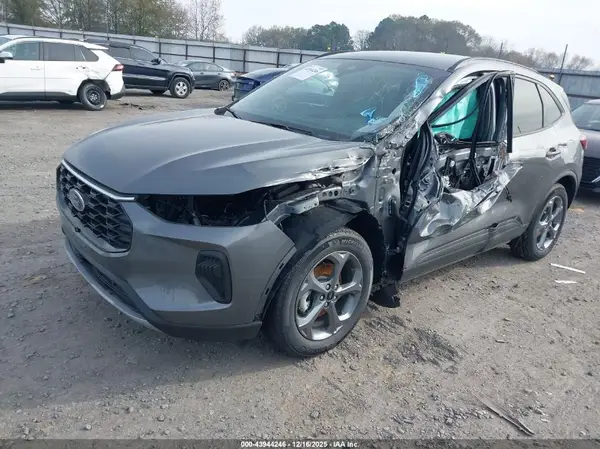 1FMCU0MN4SUB22598 2025 FORD ESCAPE - Image 2
