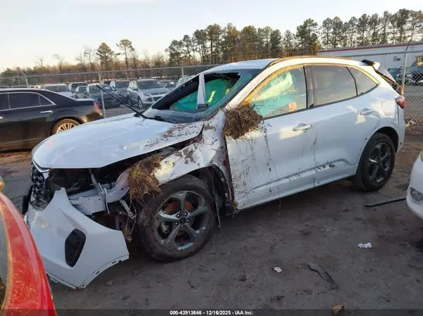 1FMCU0MN5PUA41245 2023 FORD ESCAPE - Image 2
