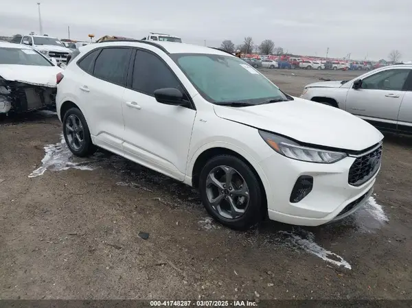 1FMCU0MN5PUA89621 2023 FORD ESCAPE - Image 1