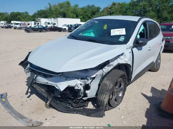 1FMCU0MN5SUA80815 2025 FORD ESCAPE - Image 2