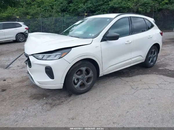 1FMCU0MN7PUA72402 2023 FORD ESCAPE - Image 2