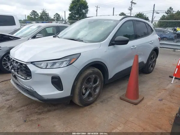1FMCU0MN8SUA42768 2025 FORD ESCAPE - Image 2