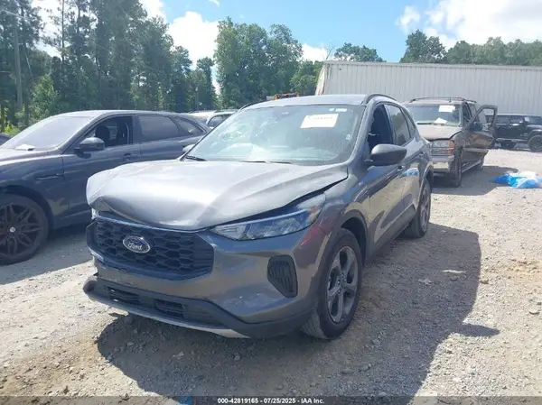 1FMCU0MN8SUA64138 2025 FORD ESCAPE - Image 2