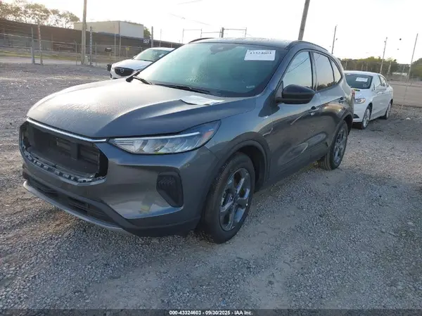 1FMCU0MN9SUA64214 2025 FORD ESCAPE - Image 2