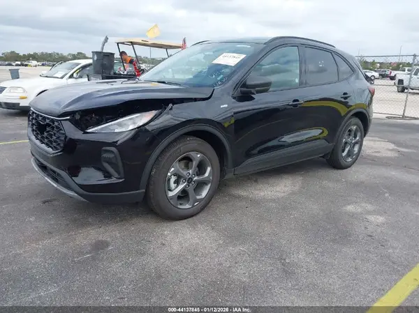1FMCU0MN9TUA29223 2026 FORD ESCAPE - Image 2