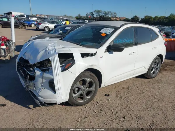 1FMCU0MNXPUA25669 2023 FORD ESCAPE - Image 2