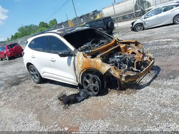 1FMCU0MNXPUB20734 2023 FORD ESCAPE - Image 1