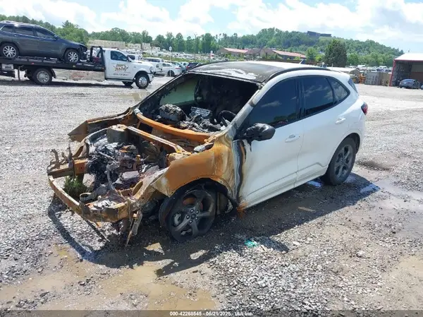 1FMCU0MNXPUB20734 2023 FORD ESCAPE - Image 2