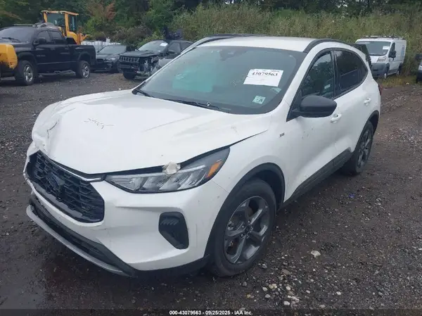1FMCU0MZ0SUA61186 2025 FORD ESCAPE - Image 2