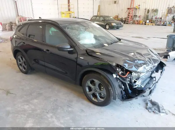 1FMCU0MZ4SUA02982 2025 FORD ESCAPE - Image 1