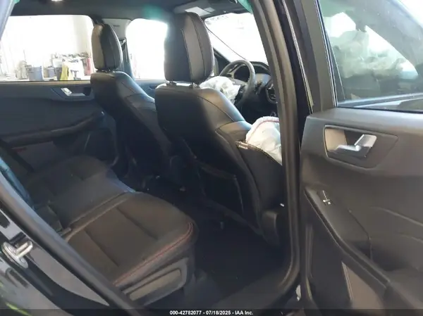 1FMCU0MZ4SUA02982 2025 FORD ESCAPE - Image 8