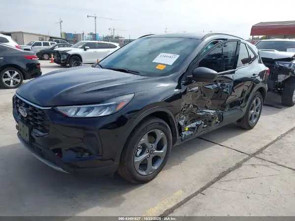 1FMCU0MZ4SUA55892 2025 FORD ESCAPE - Image 2