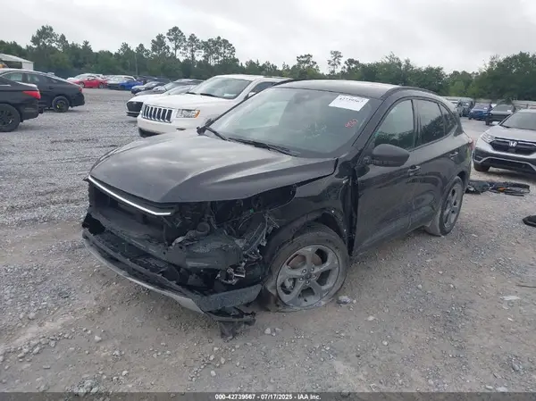 1FMCU0MZ6SUA61371 2025 FORD ESCAPE - Image 2