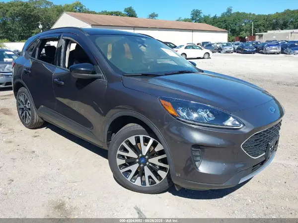 1FMCU9BZ0LUA43926 2020 FORD ESCAPE - Image 1