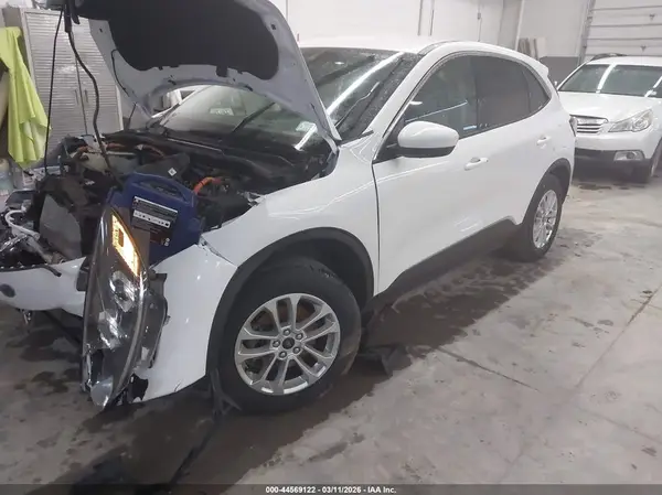 1FMCU9BZ0MUA85174 2021 FORD ESCAPE - Image 2