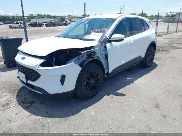 1FMCU9BZ8MUA82779 2021 FORD ESCAPE - Image 2