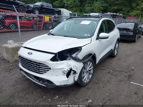 1FMCU9DZ0NUA38399 2022 FORD ESCAPE - Image 2