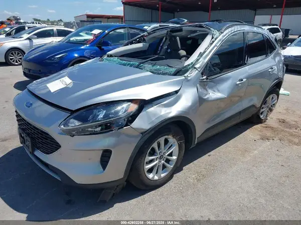 1FMCU9G60MUA19044 2021 FORD ESCAPE - Image 2