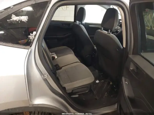 1FMCU9G60NUA23161 2022 FORD ESCAPE - Image 8