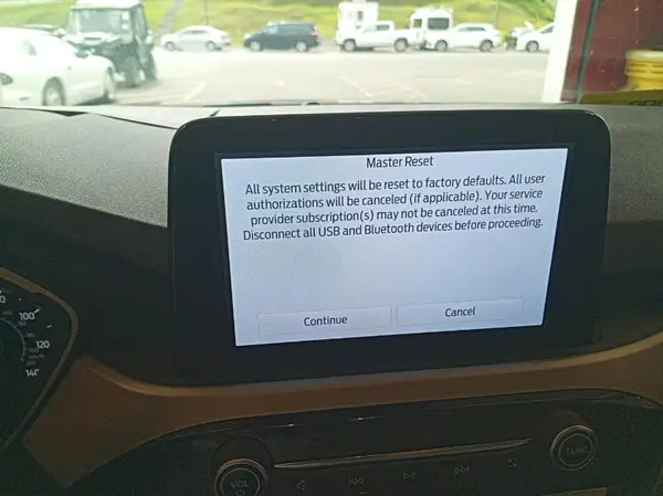 1FMCU9G60NUA38081 2022 FORD ESCAPE - Image 2