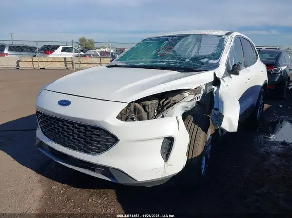 1FMCU9G60NUA60694 2022 FORD ESCAPE - Image 2