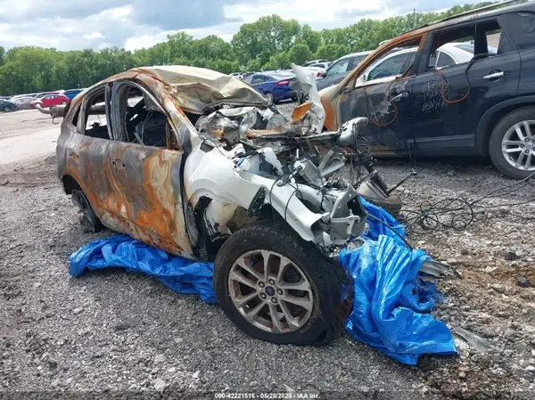 1FMCU9G60NUA60968 2022 FORD ESCAPE - Image 1