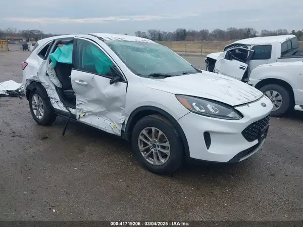 1FMCU9G60NUB23051 2022 FORD ESCAPE - Image 1
