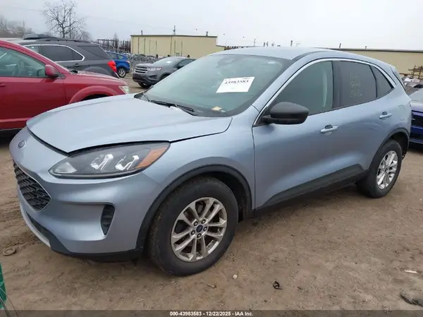 1FMCU9G60NUB72136 2022 FORD ESCAPE - Image 2