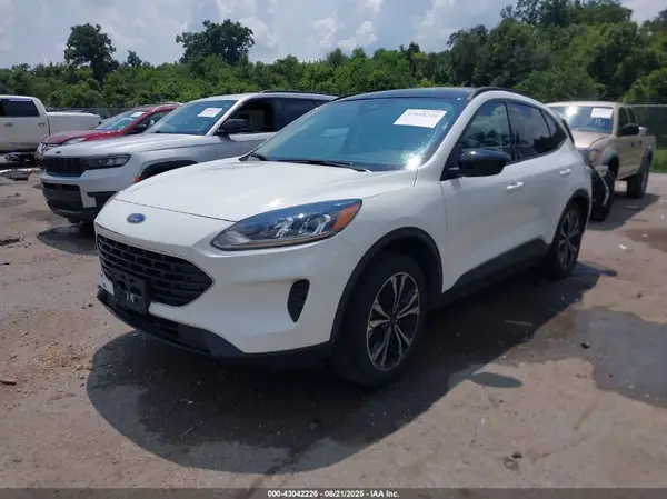 1FMCU9G60NUB91611 2022 FORD ESCAPE - Image 2