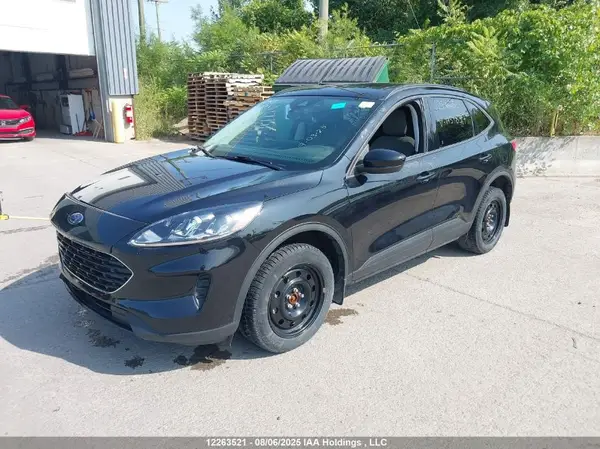 1FMCU9G61NUA51857 2022 FORD ESCAPE - Image 2