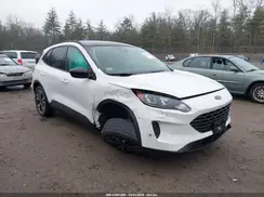 1FMCU9G61NUB07019 2022 FORD ESCAPE