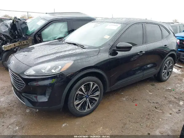 1FMCU9G61NUB25164 2022 FORD ESCAPE - Image 2
